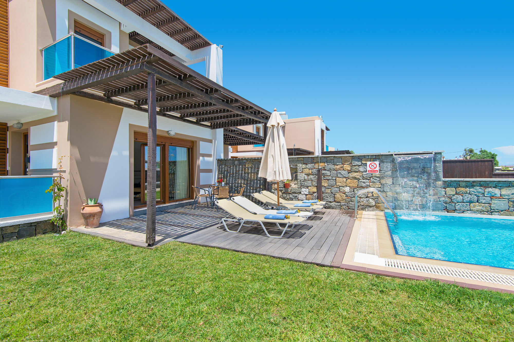 Horizon Line Villa